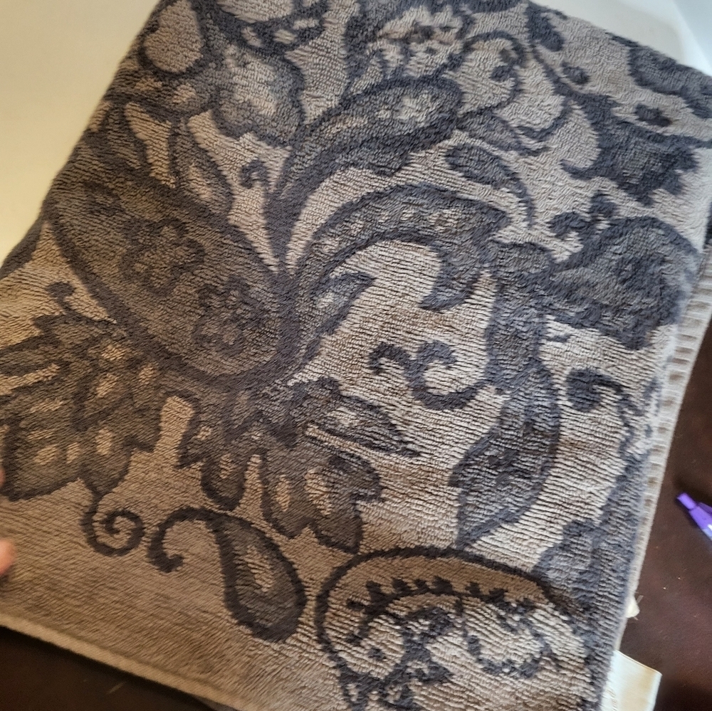 Lenox bath towel - Picture 2 of 5